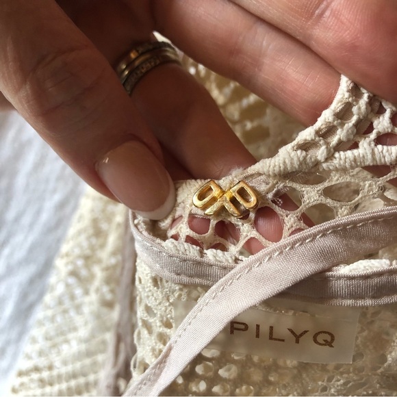 PILYQ mesh cream crochet cover up. Adjustable sides and tassels size S/M - Picture 9 of 9